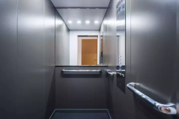 Asansörlerde Neden Ayna Bulunur?